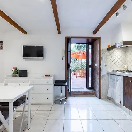 Casa Gianni 5 Stelle Apartment With Garden-3